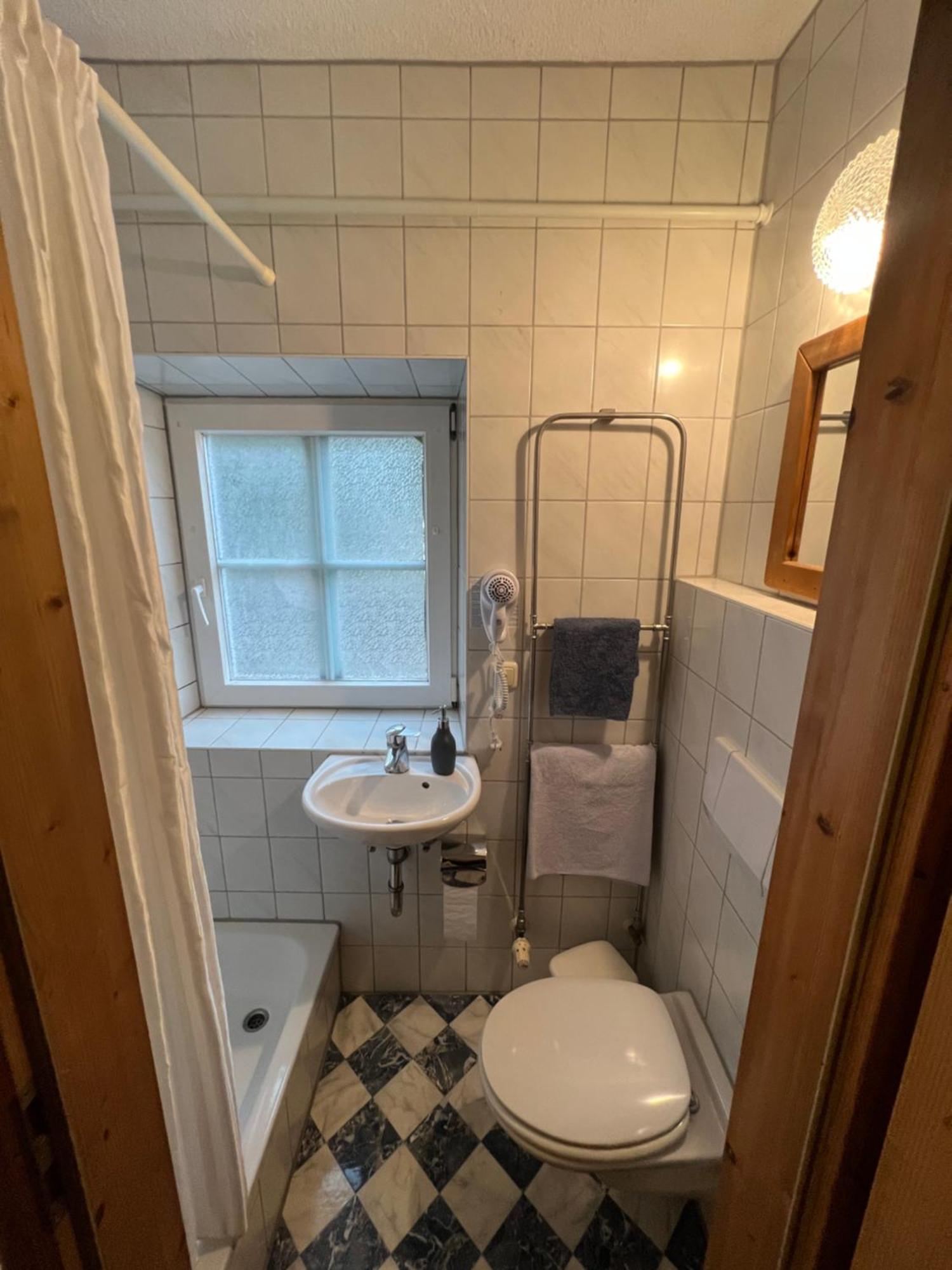 Gasthaus Zur Post Waal Buitenkant foto